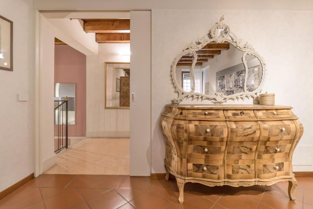 Appartamento Residenza Angels @Piazzadelleerbe Verona Esterno foto