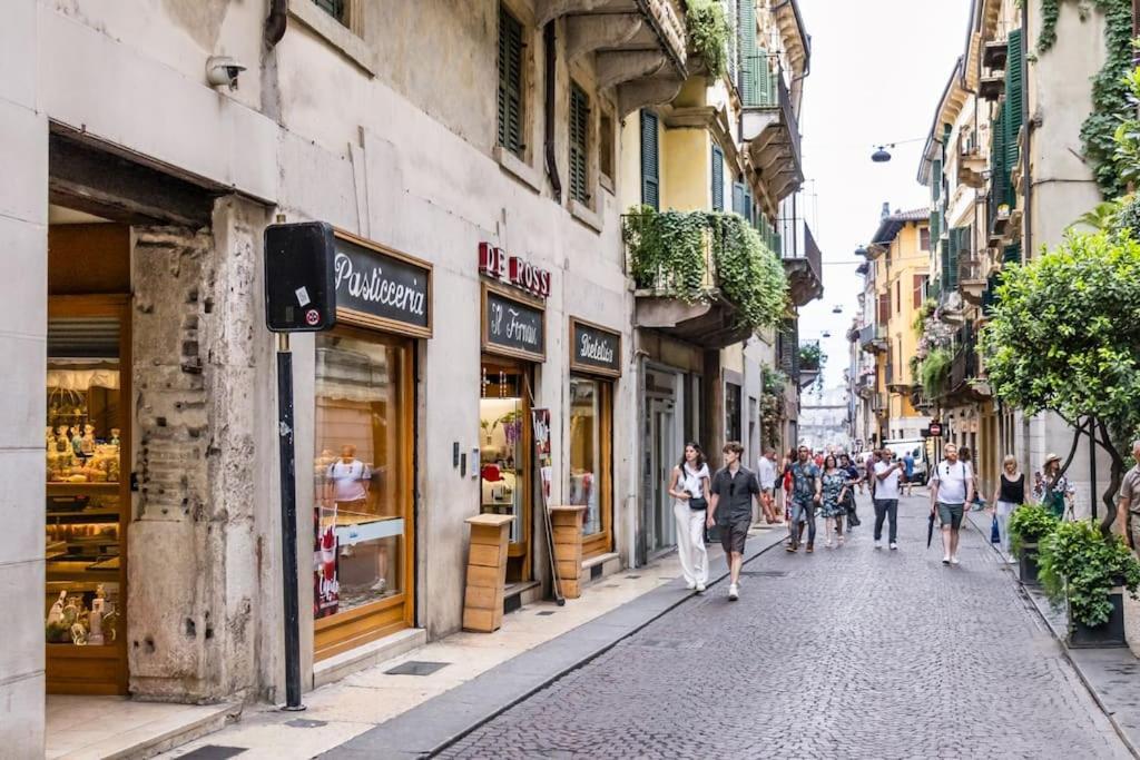 Appartamento Residenza Angels @Piazzadelleerbe Verona Esterno foto
