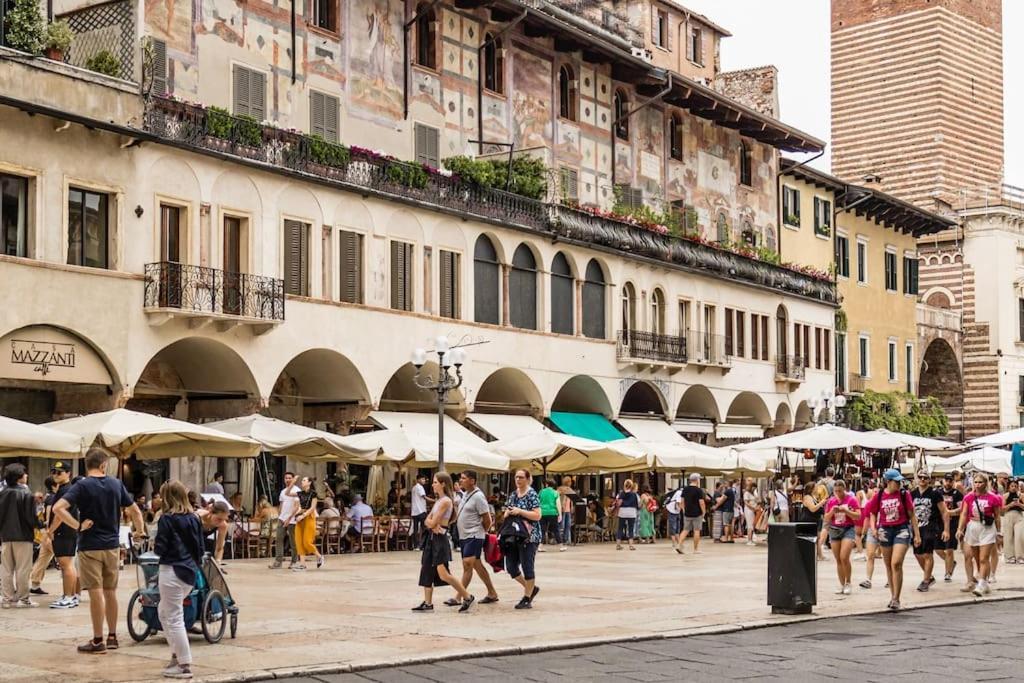 Appartamento Residenza Angels @Piazzadelleerbe Verona Esterno foto